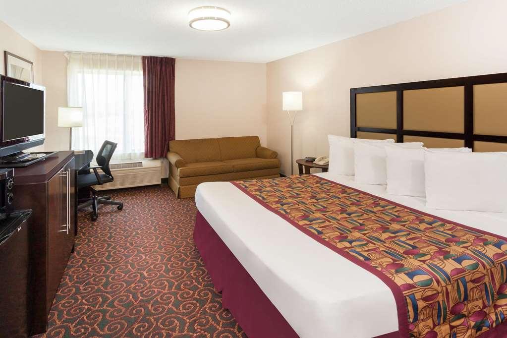 Baymont By Wyndham Chicago/Calumet City Room photo