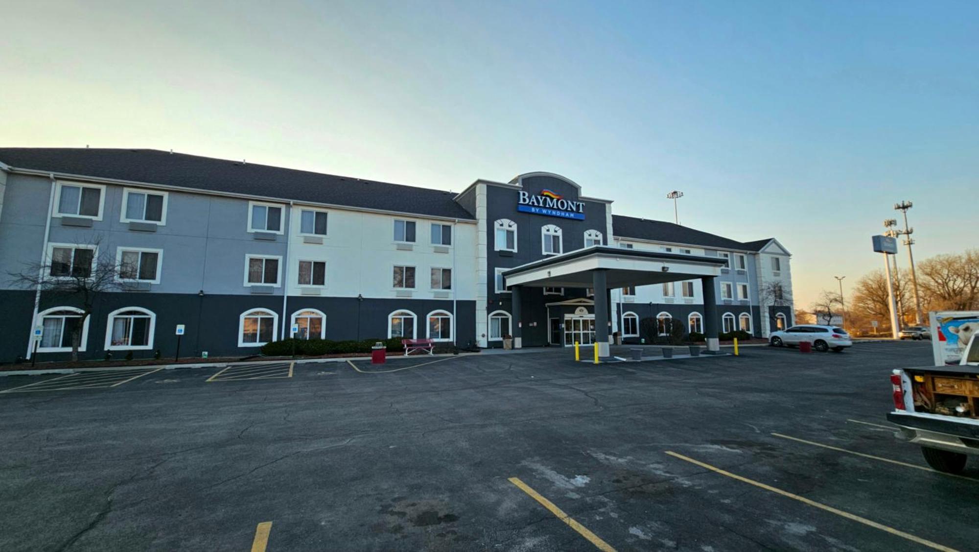 Baymont By Wyndham Chicago/Calumet City Exterior photo