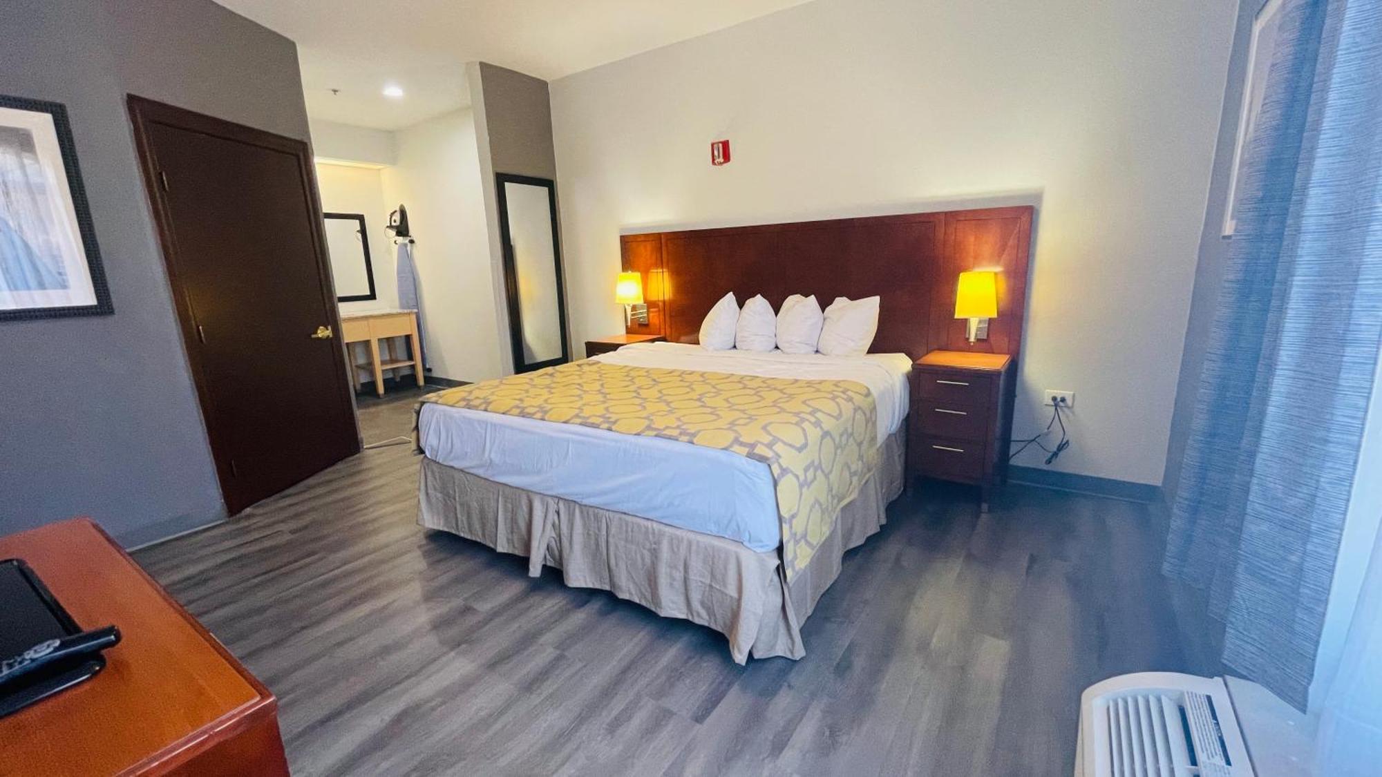 Baymont By Wyndham Chicago/Calumet City Exterior photo
